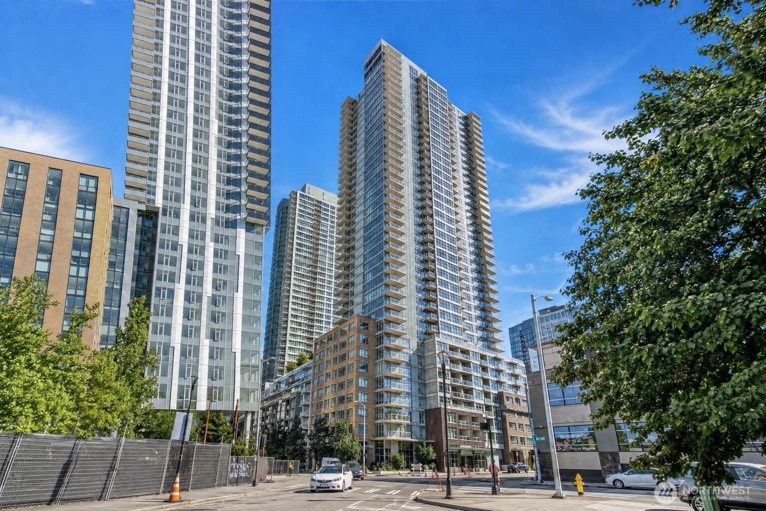 583 Battery Street 1505N — photo
