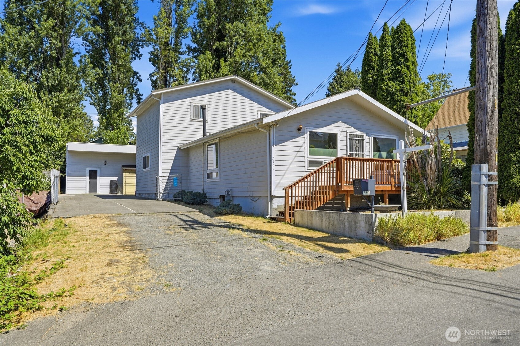 712 S Director Street — photo