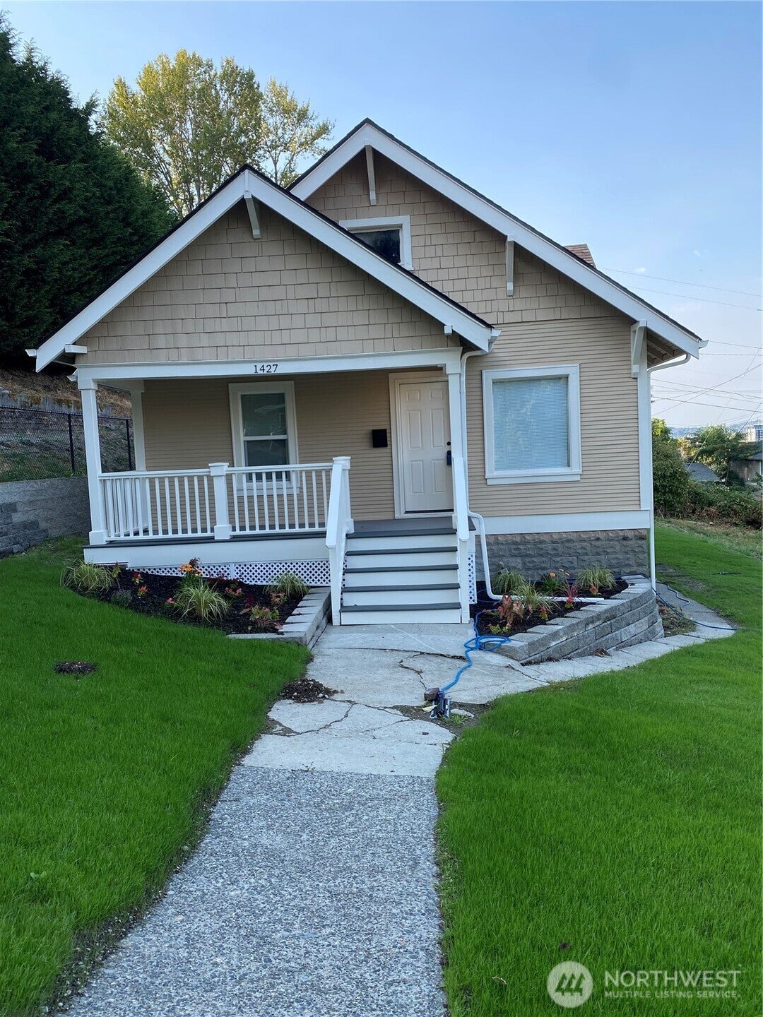 1427 E Fairbanks Street — photo