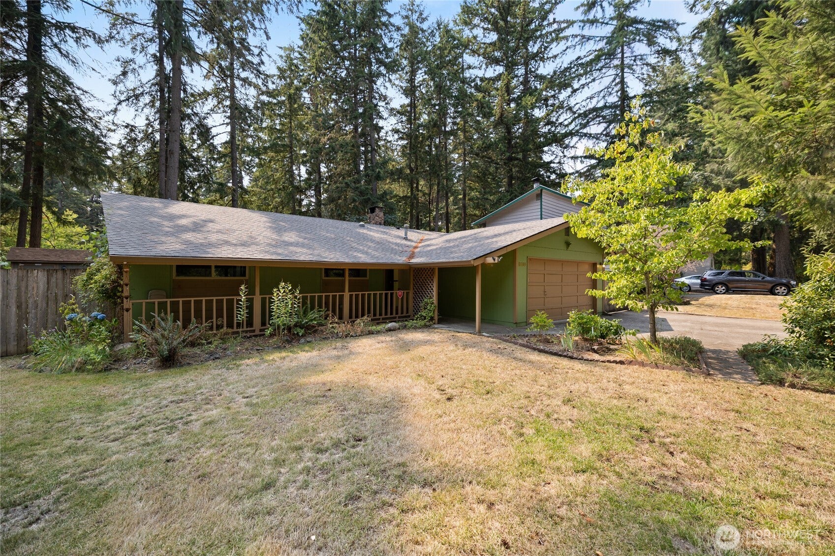 8609 Lake Forest Drive SE — photo