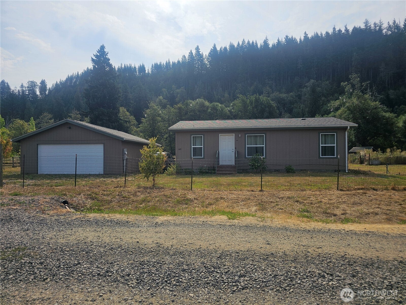 209 Waterloo Road — photo