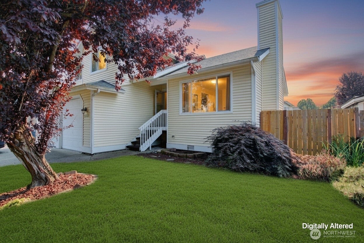 15355 Heintz Avenue SE — photo