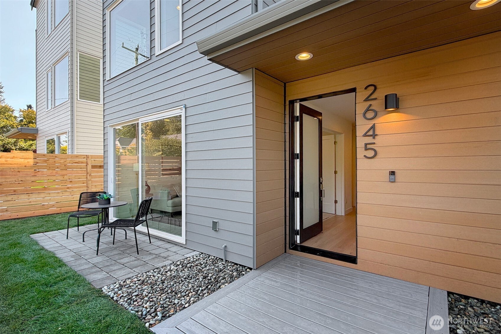 2647 Walnut Avenue SW — photo