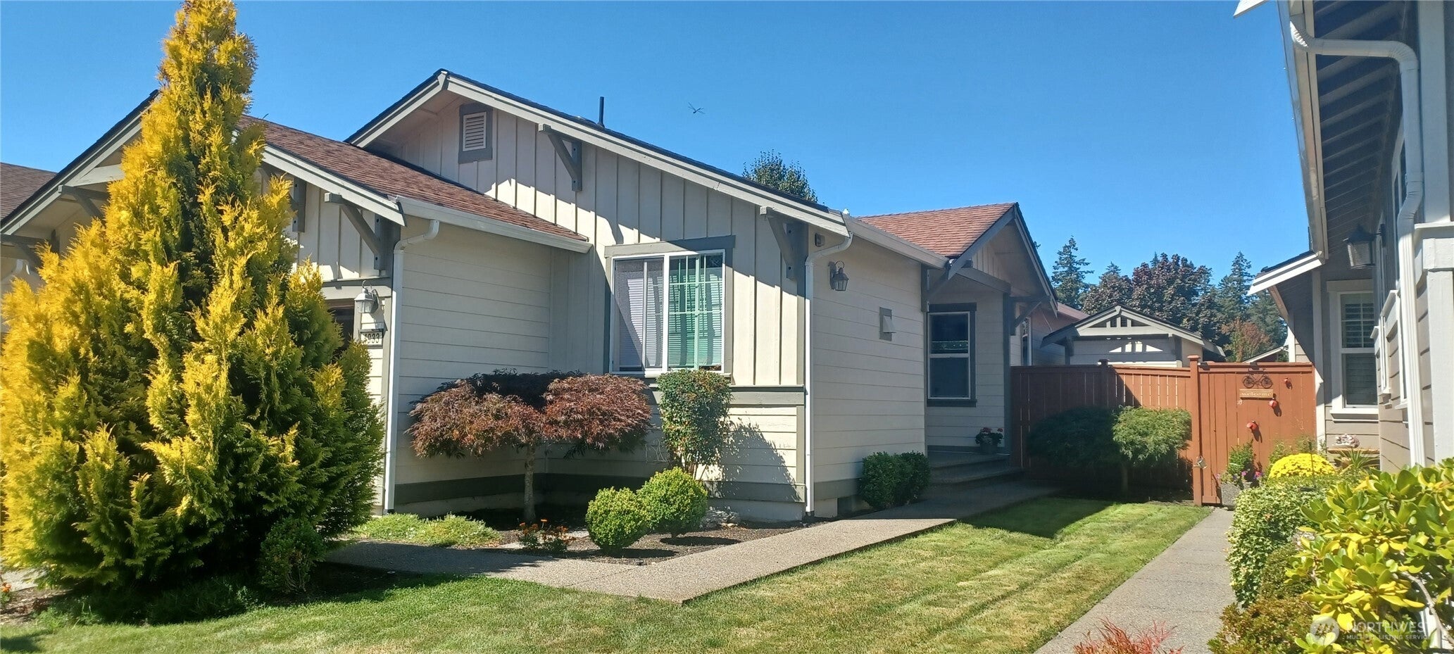 4933 Bend Drive NE — photo