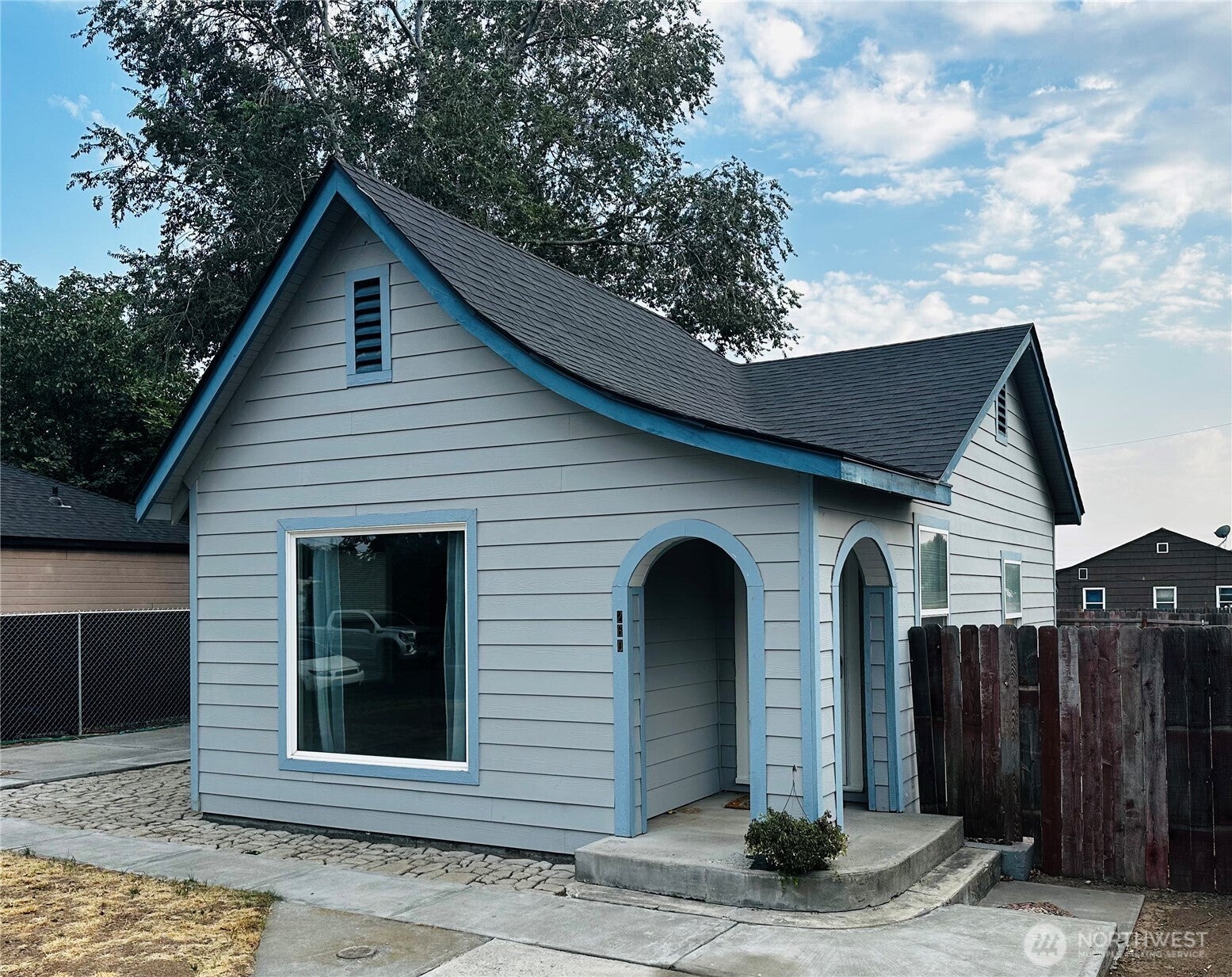 260 SW 6th Avenue SW — photo