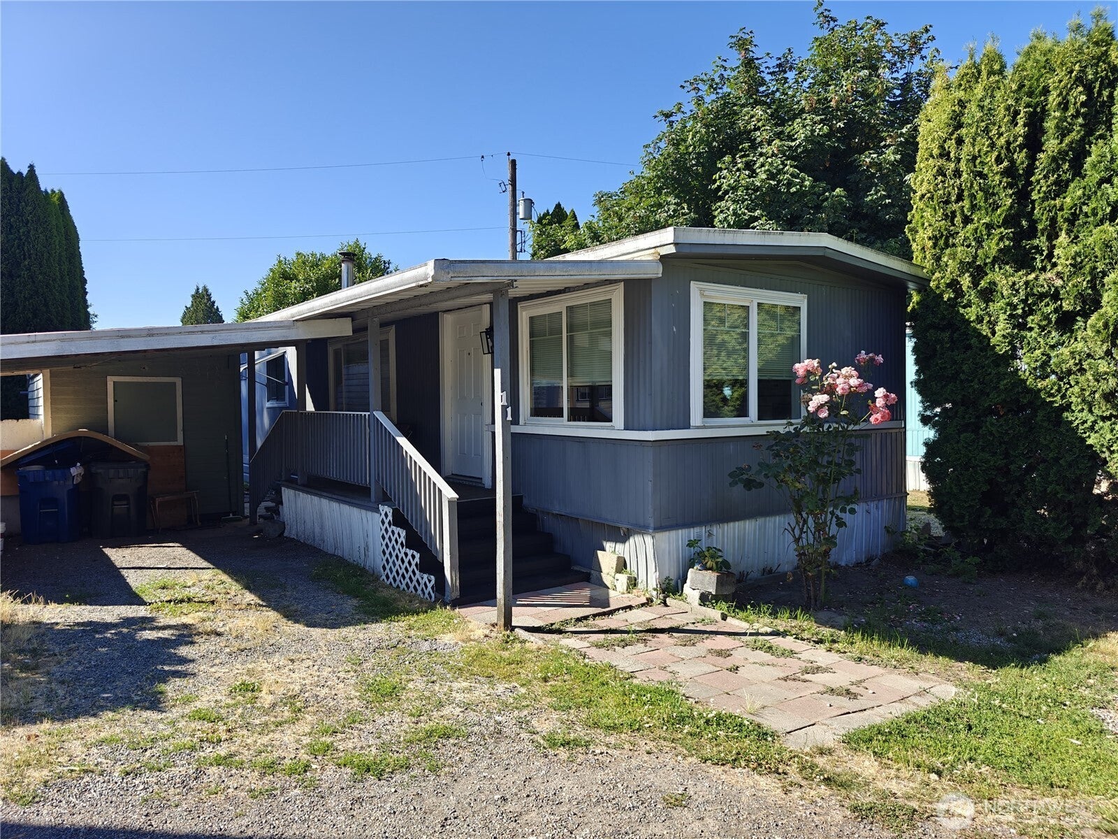 1720 Maple Lane 11 — photo