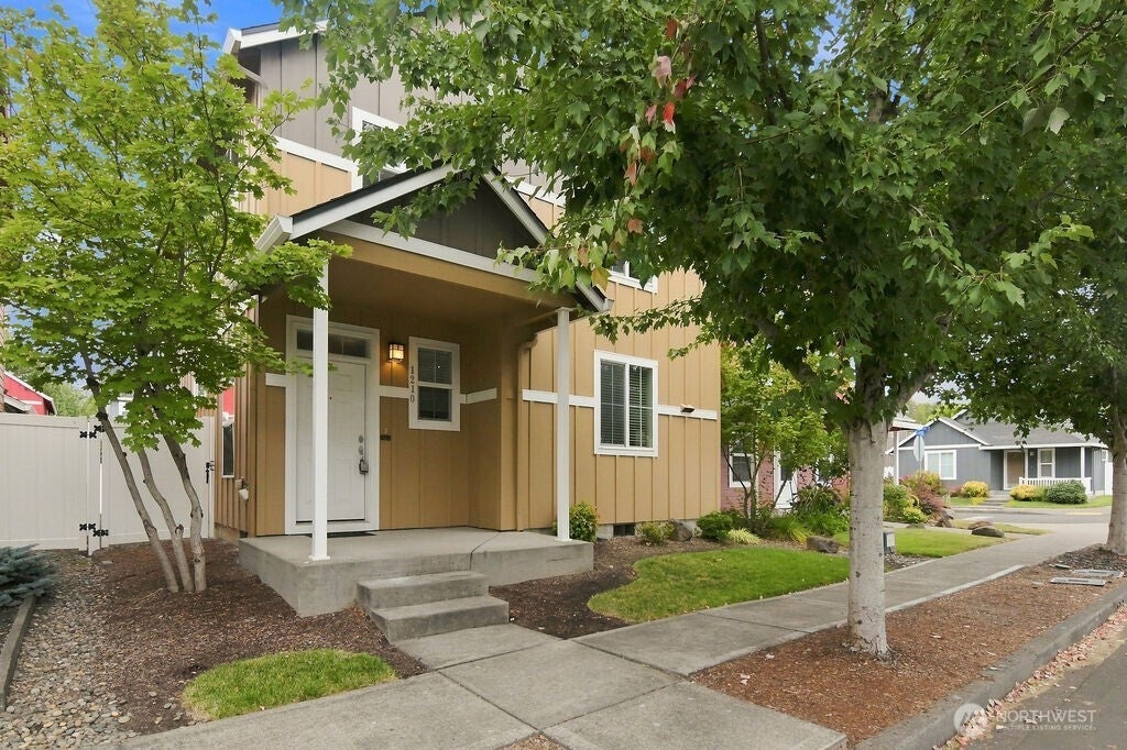 1210 SE 7 Street — photo