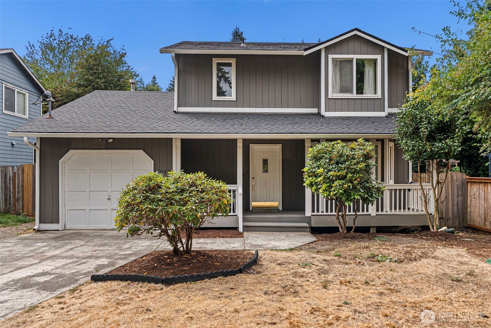 5047 Carole Drive NE — photo