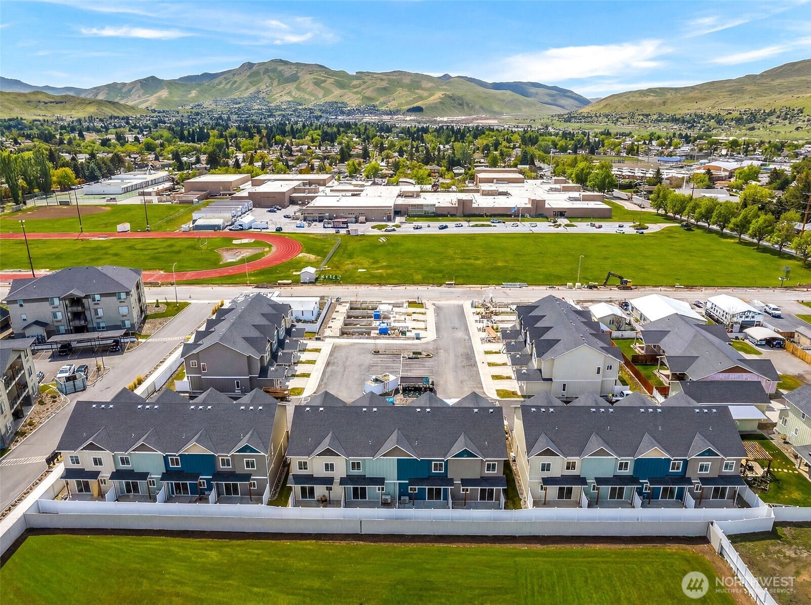 1075 Red Apple Road F21 — photo