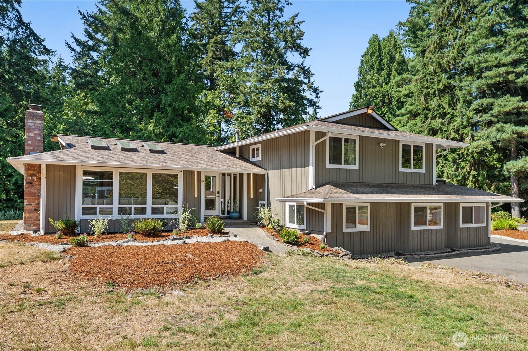 152 Madrona Drive NW — photo