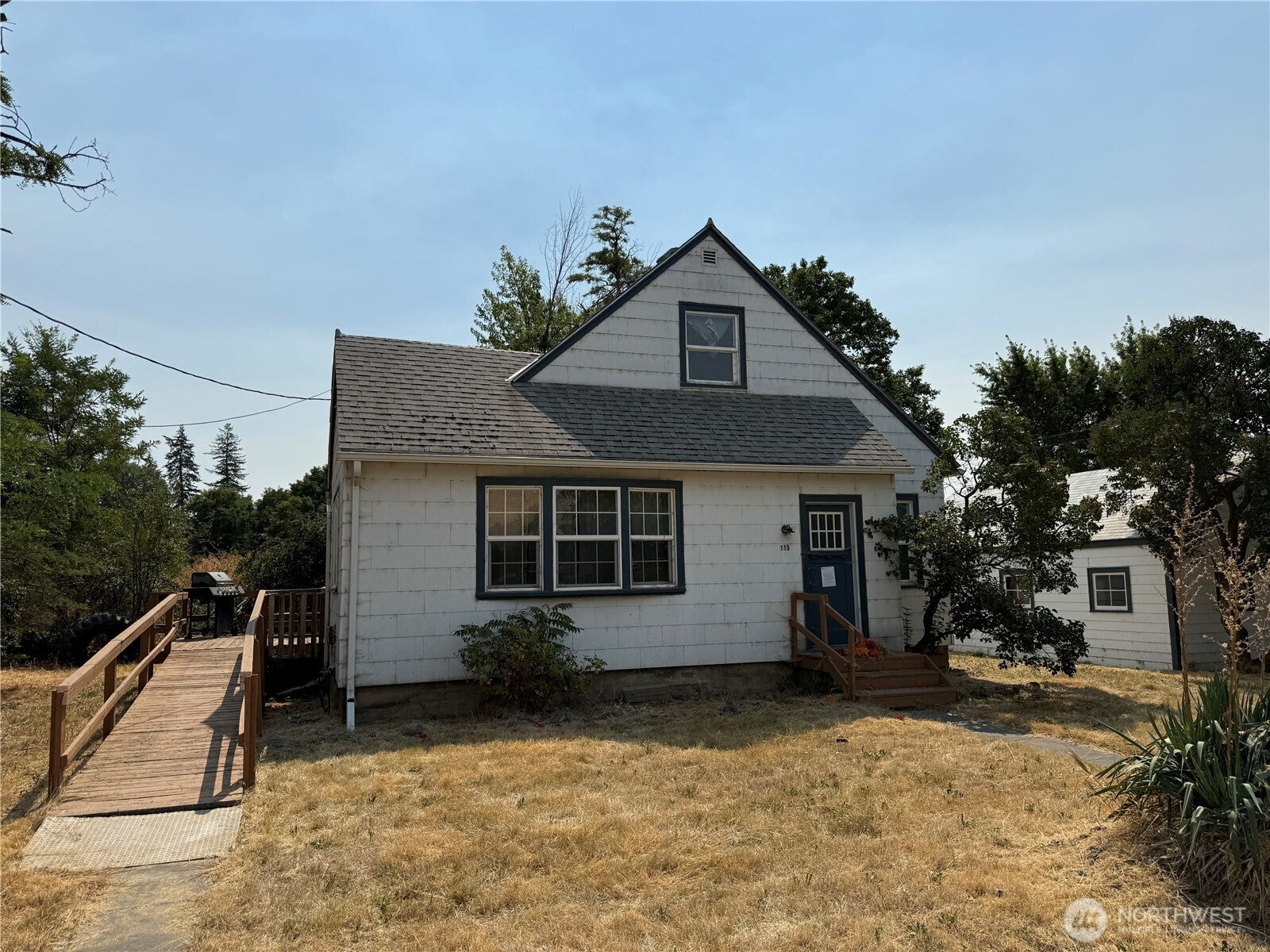 115 W 2nd Street — photo