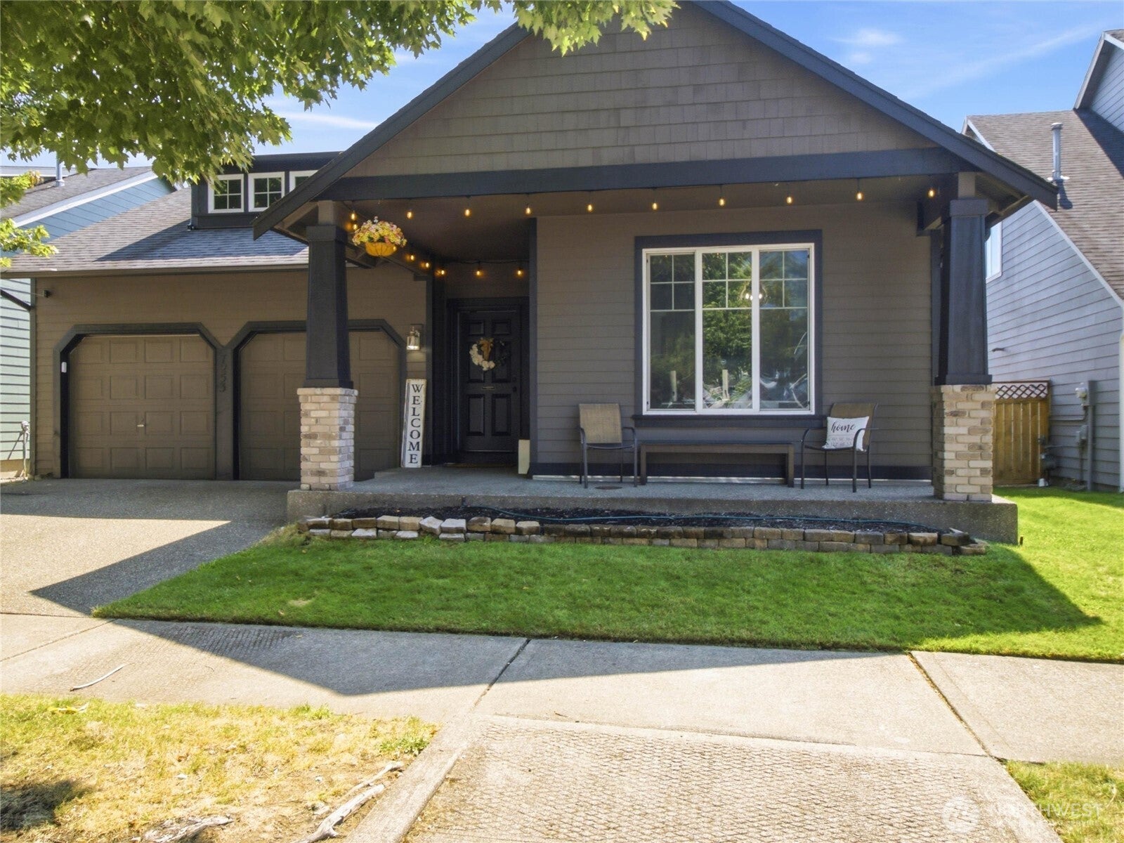 7253 Radius Loop SE — photo