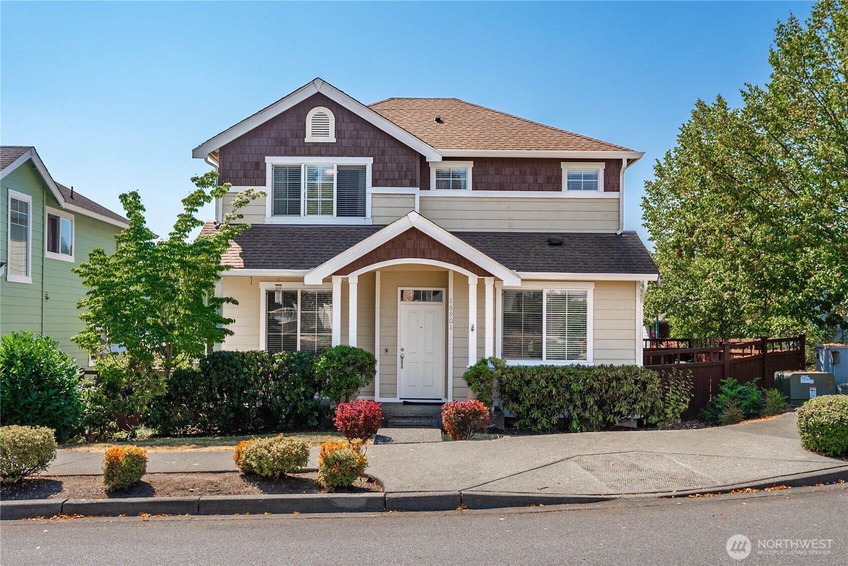 16901 Woodside Drive SE — photo