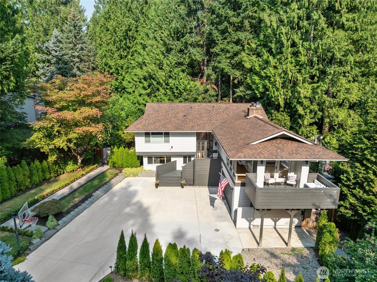 2202 Sahalee Drive E — photo