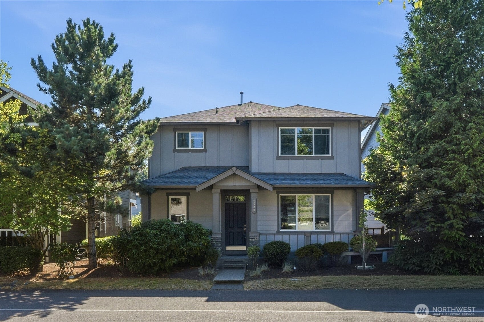 4589 Strathmore Circle SW — photo