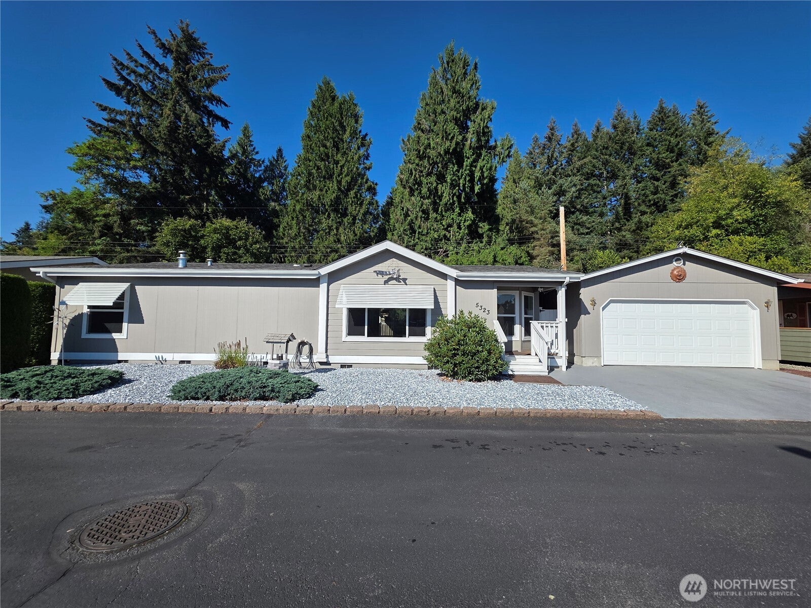5323 W Eagle Lane SW — photo