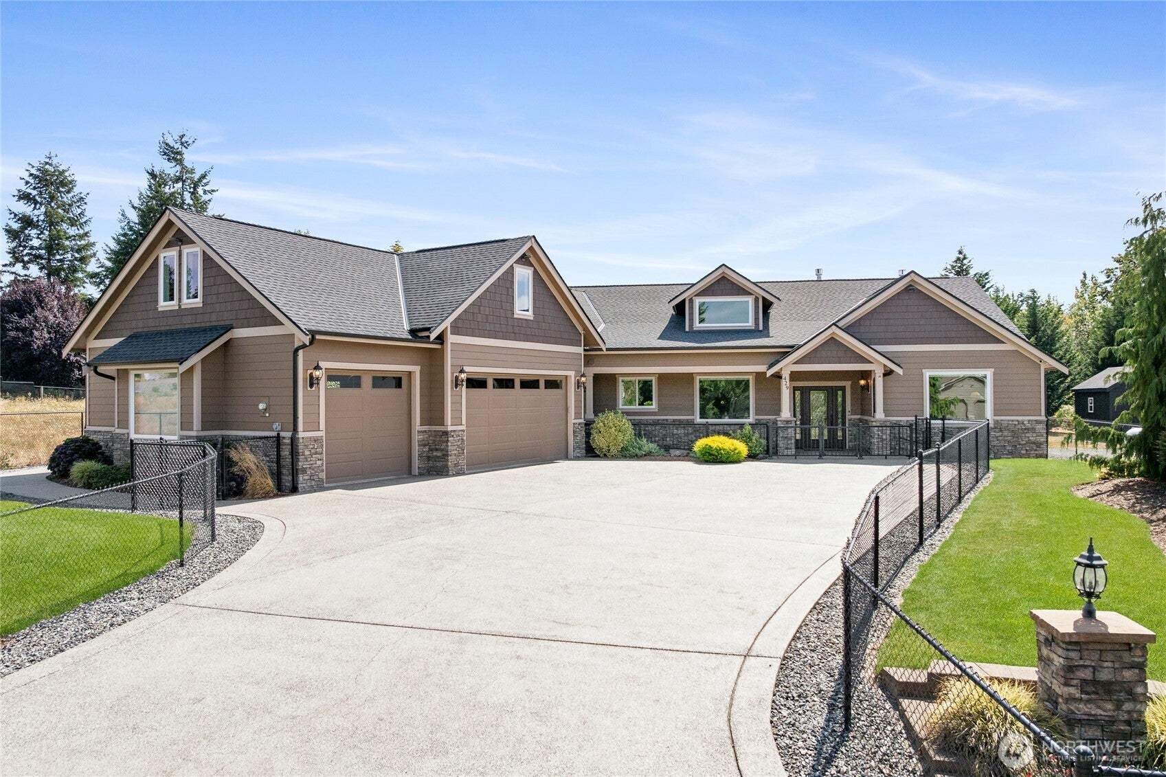 429 Cessna Court E — photo