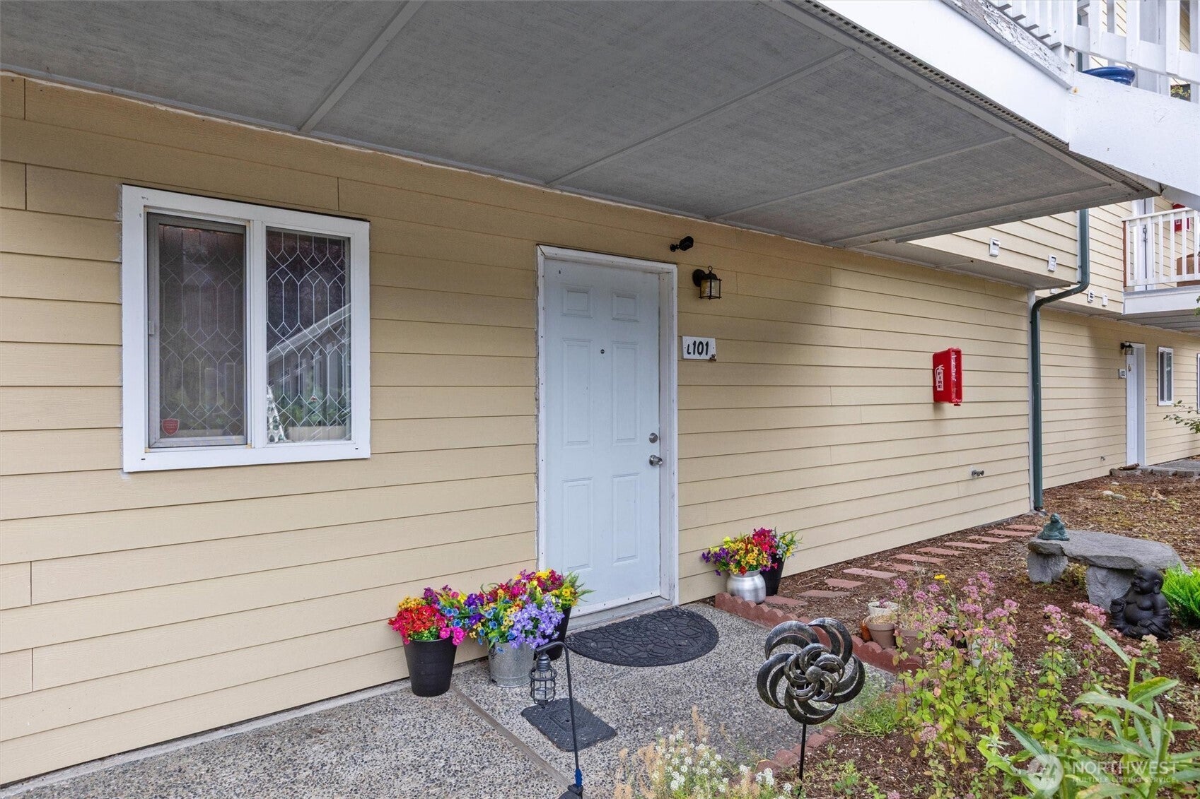 8823 Holly Drive L101 — photo