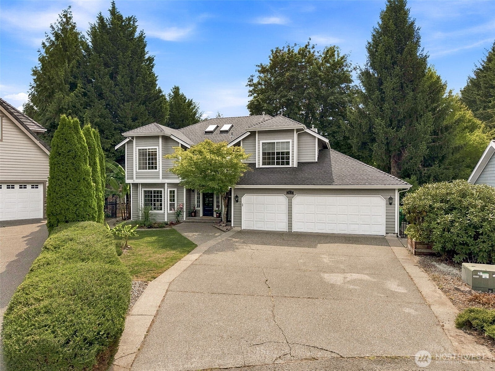 2531 Buckingham Drive SE — photo