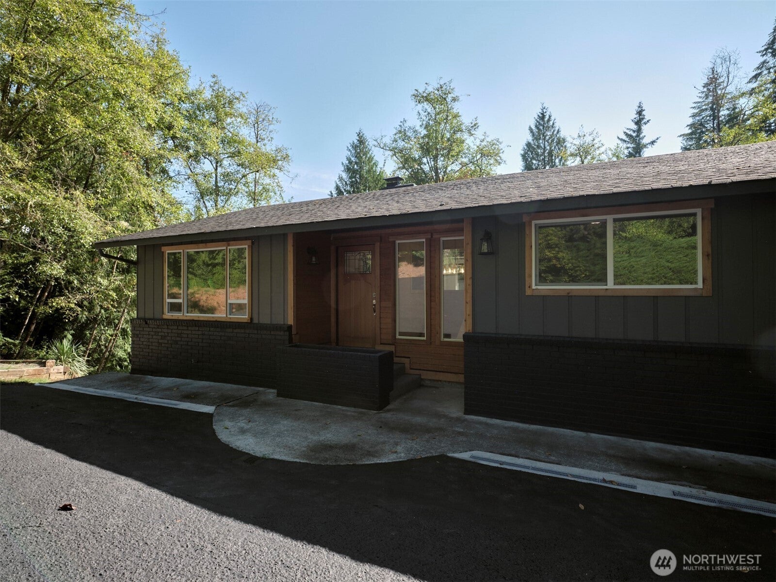 209 Sunset Drive — photo