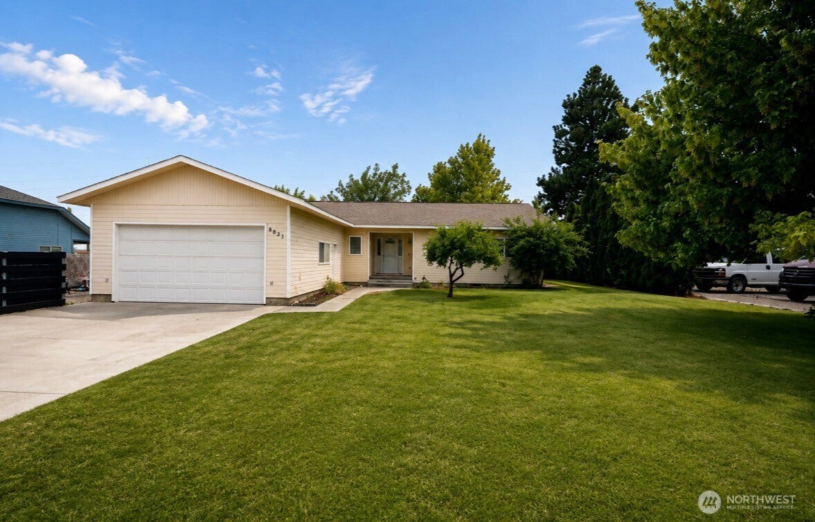 8831 NE Hillcrest Drive — photo