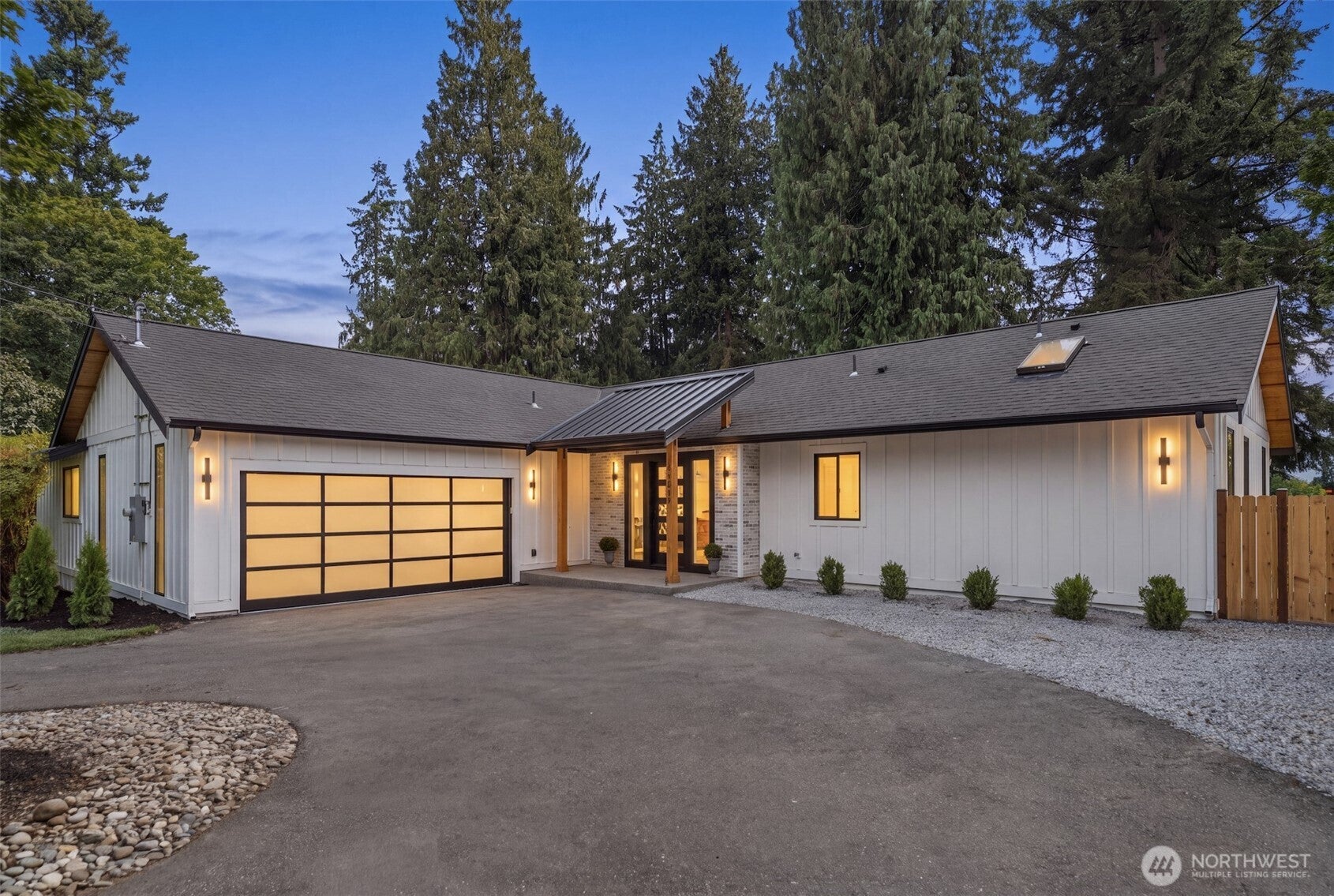 15729 Larch Way — photo