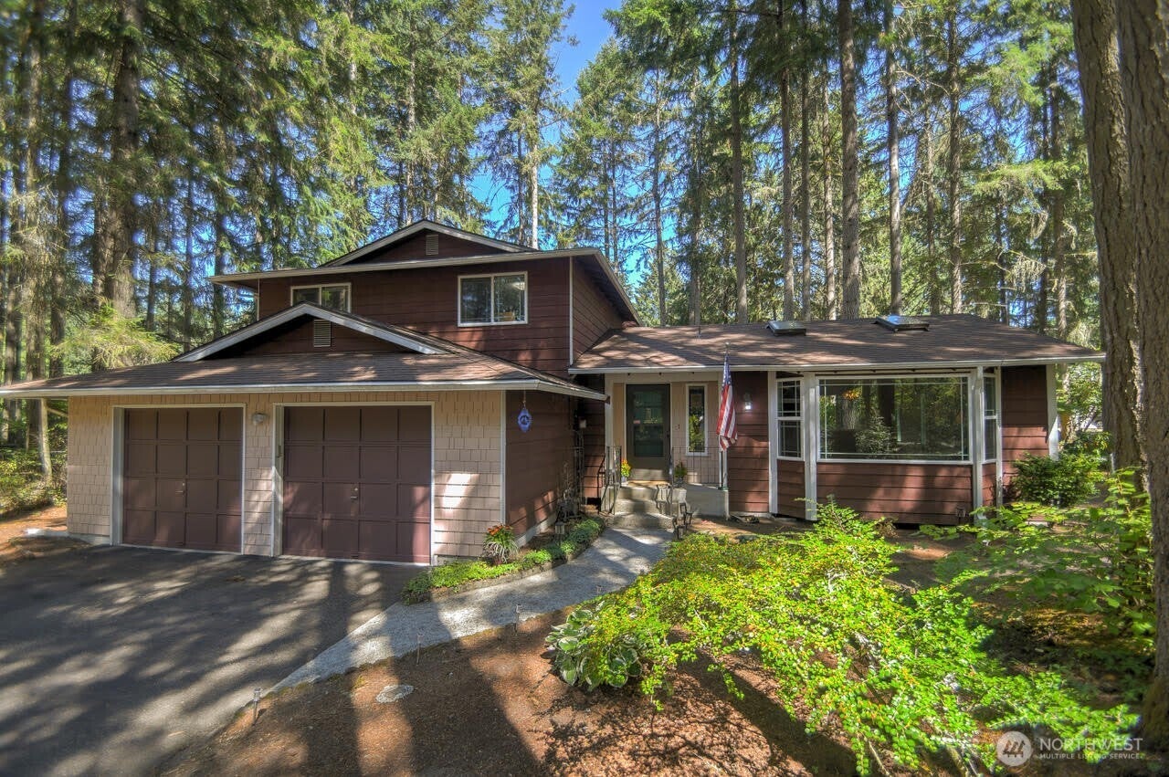 4804 Beverly Drive NE — photo
