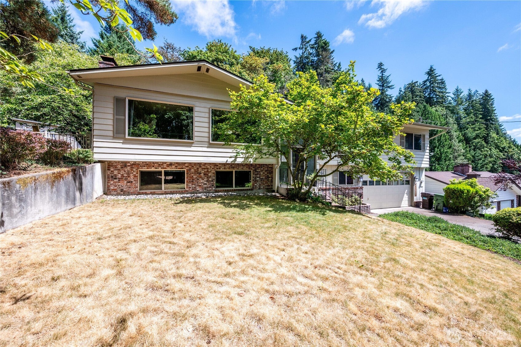2337 W Hills Drive — photo