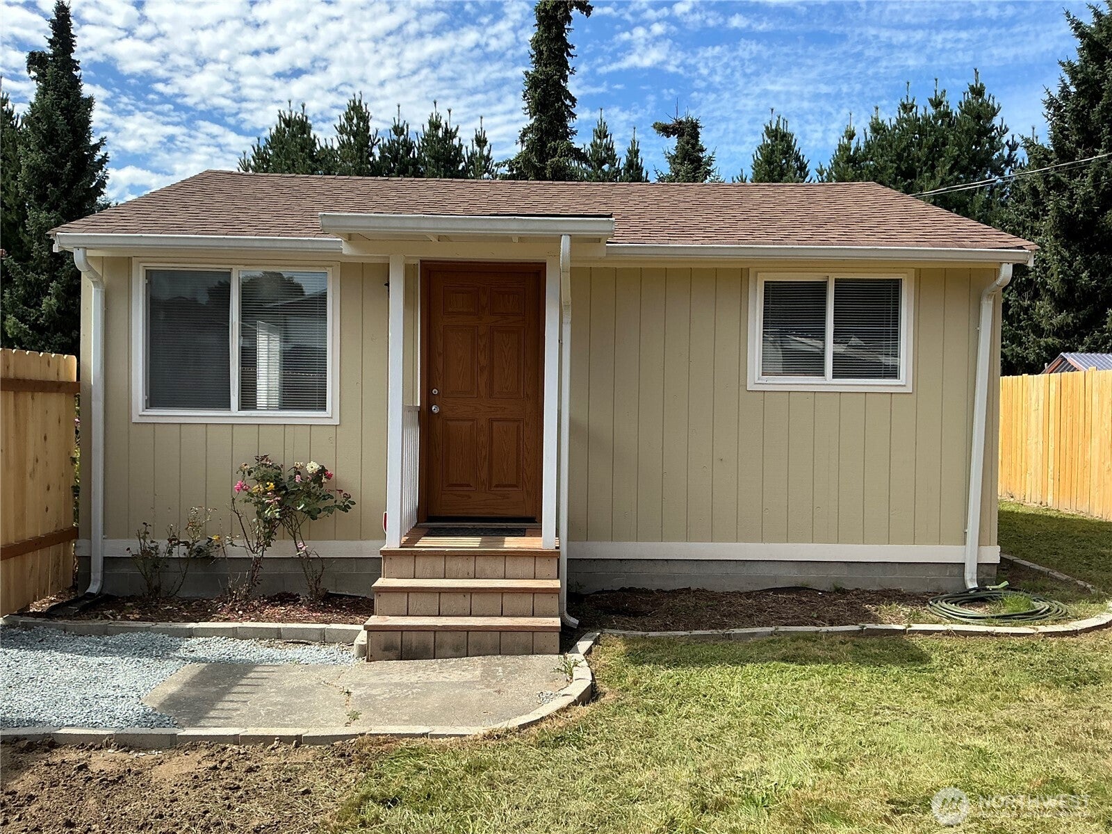 325 Hawthorne Street — photo