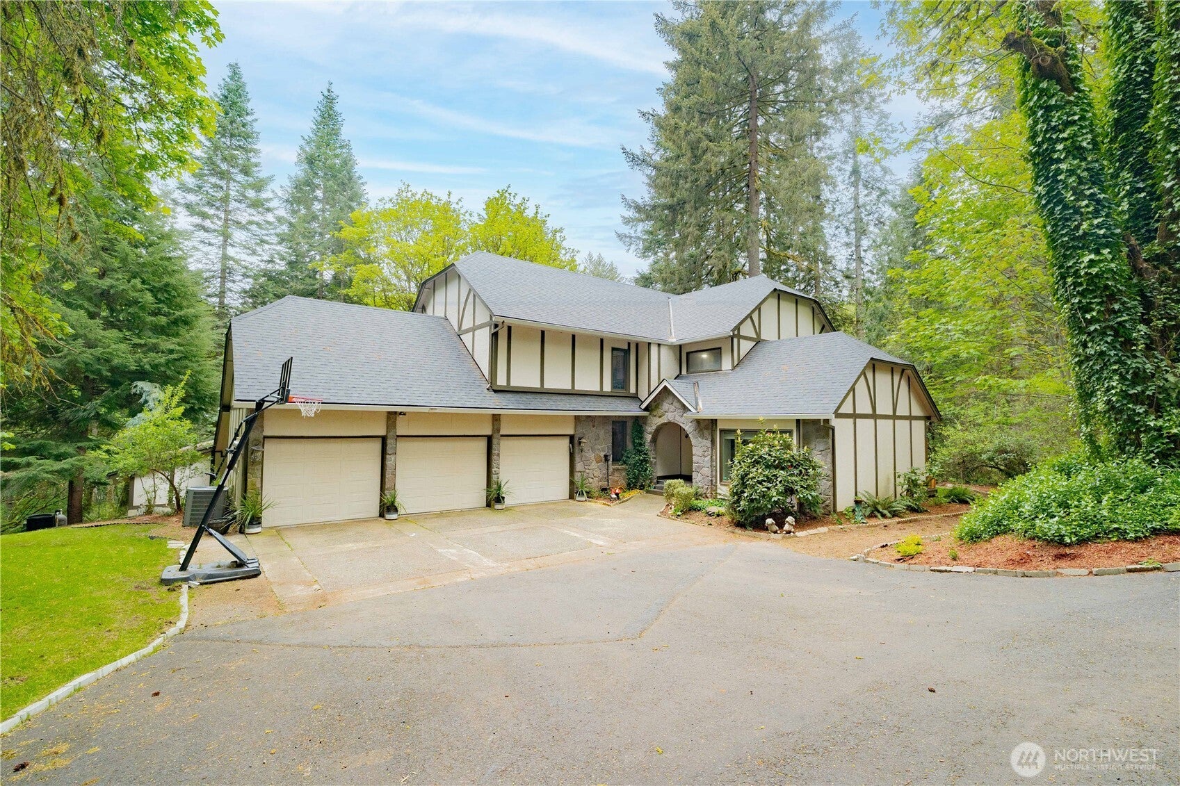 14435 NE Valley View Lane — photo