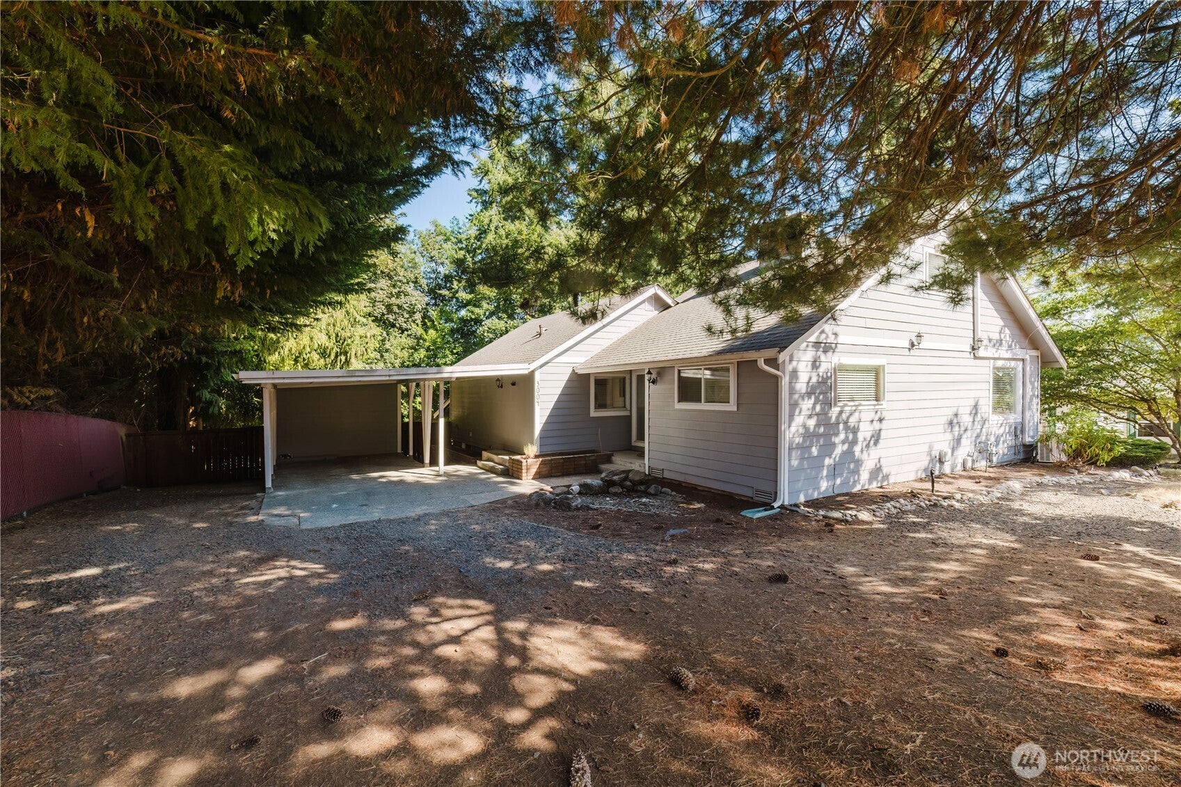 3004 Olympus Drive NE — photo