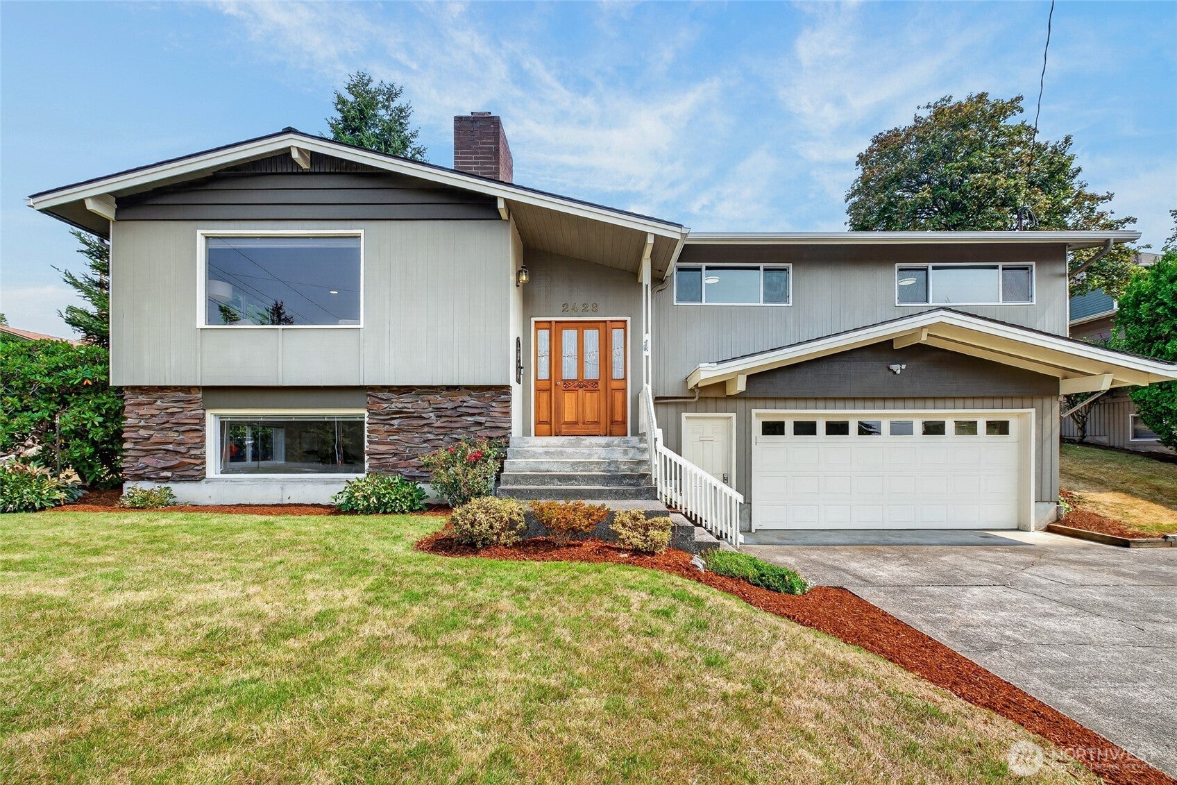 2428 Crestline Drive — photo