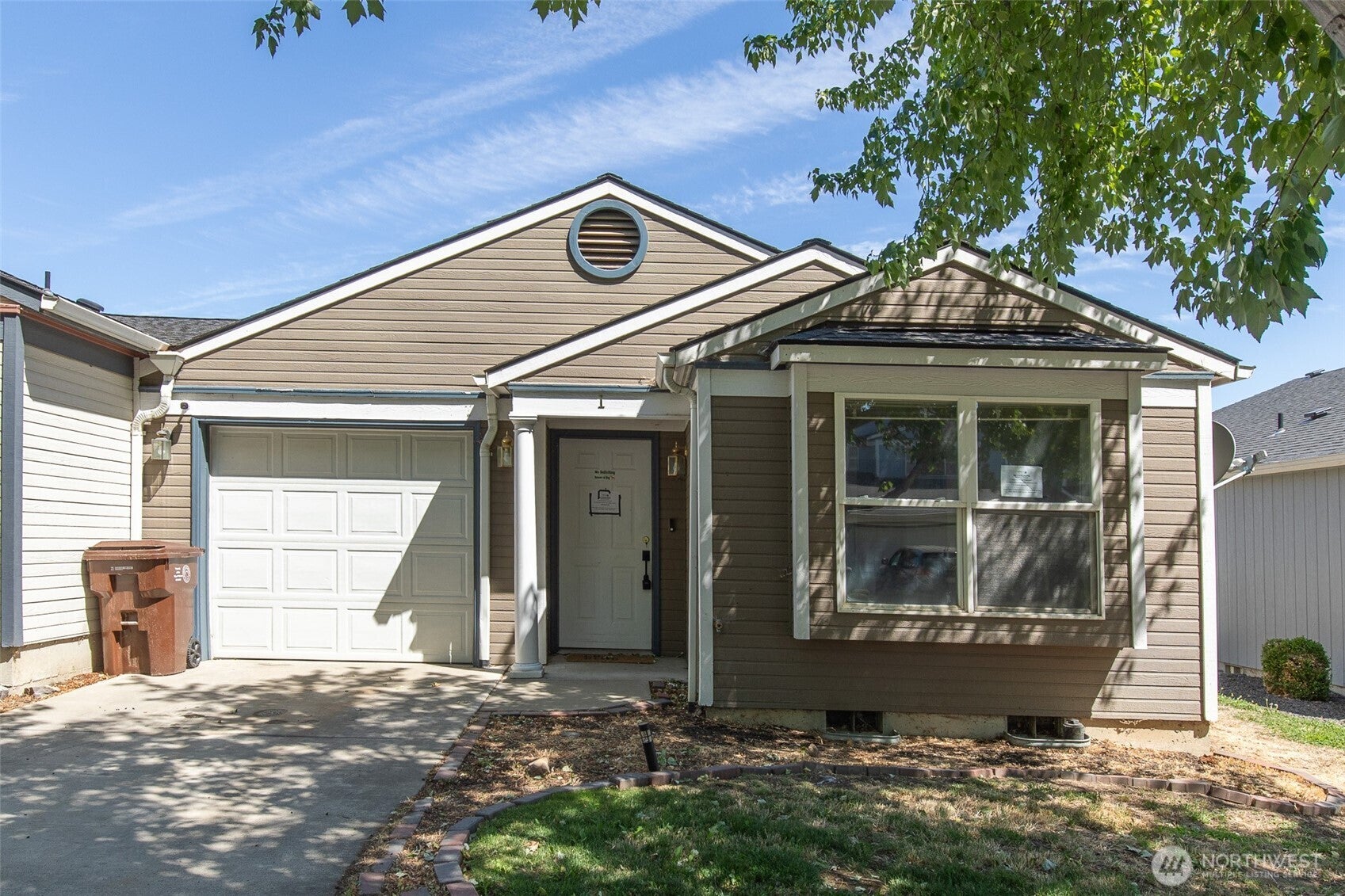 105 Peach Tree Lane 1 — photo