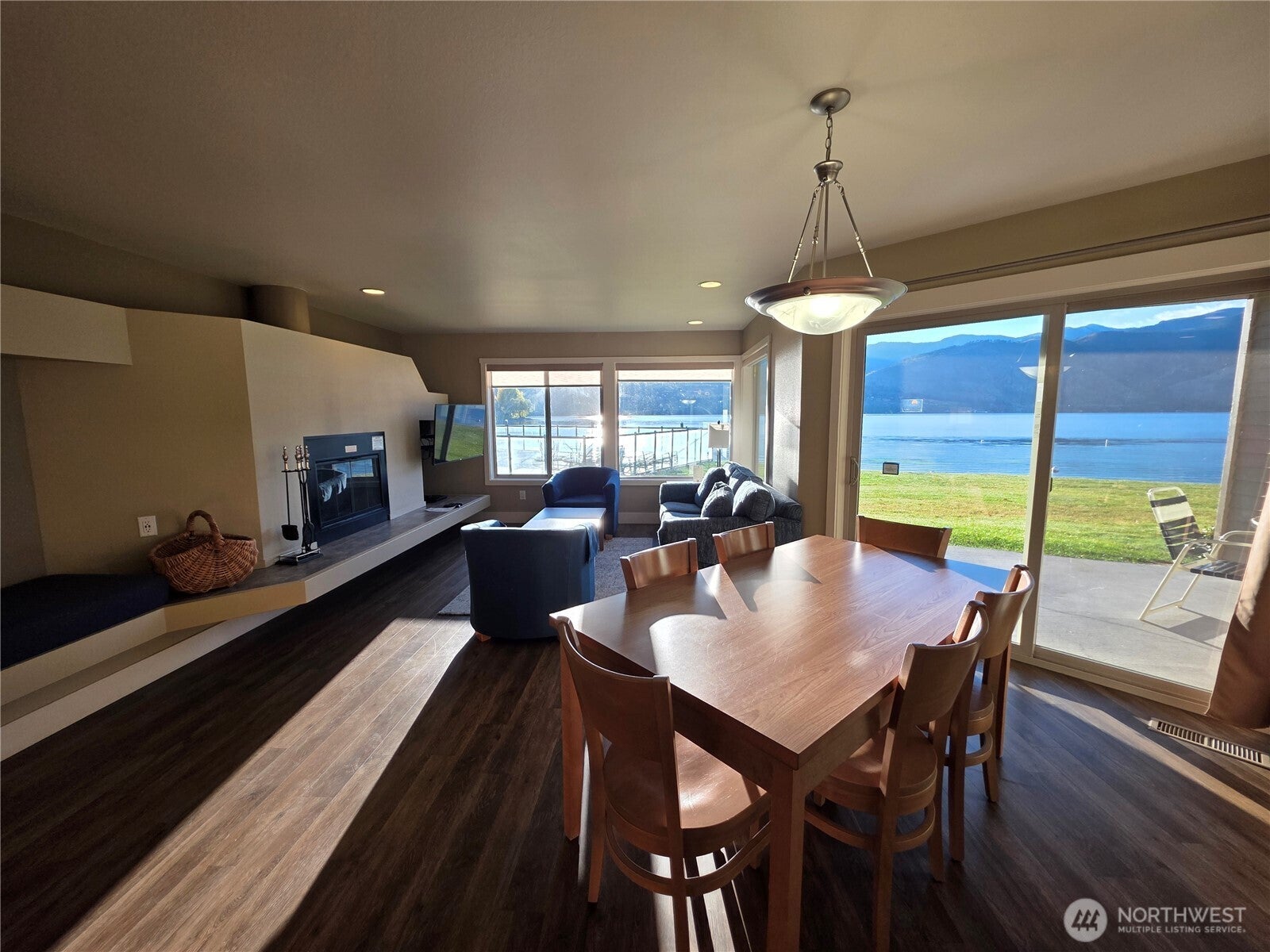 1 Lakeside 703-J — photo