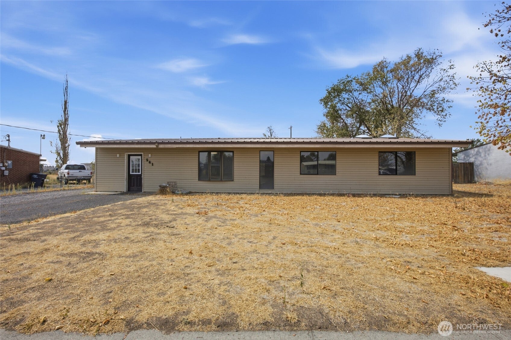 541 Castle Drive — photo