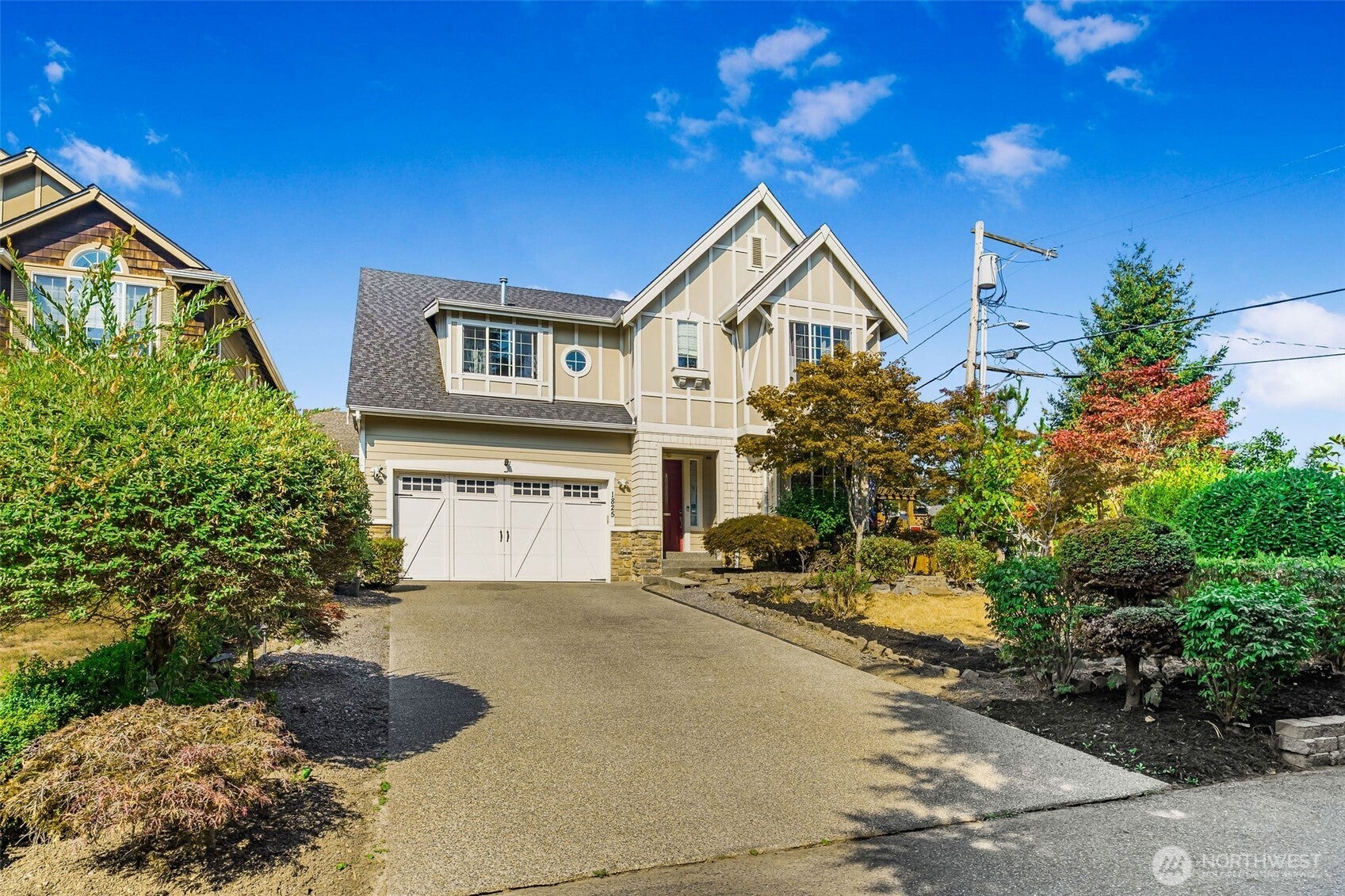 1825 Redmond Place NE — photo