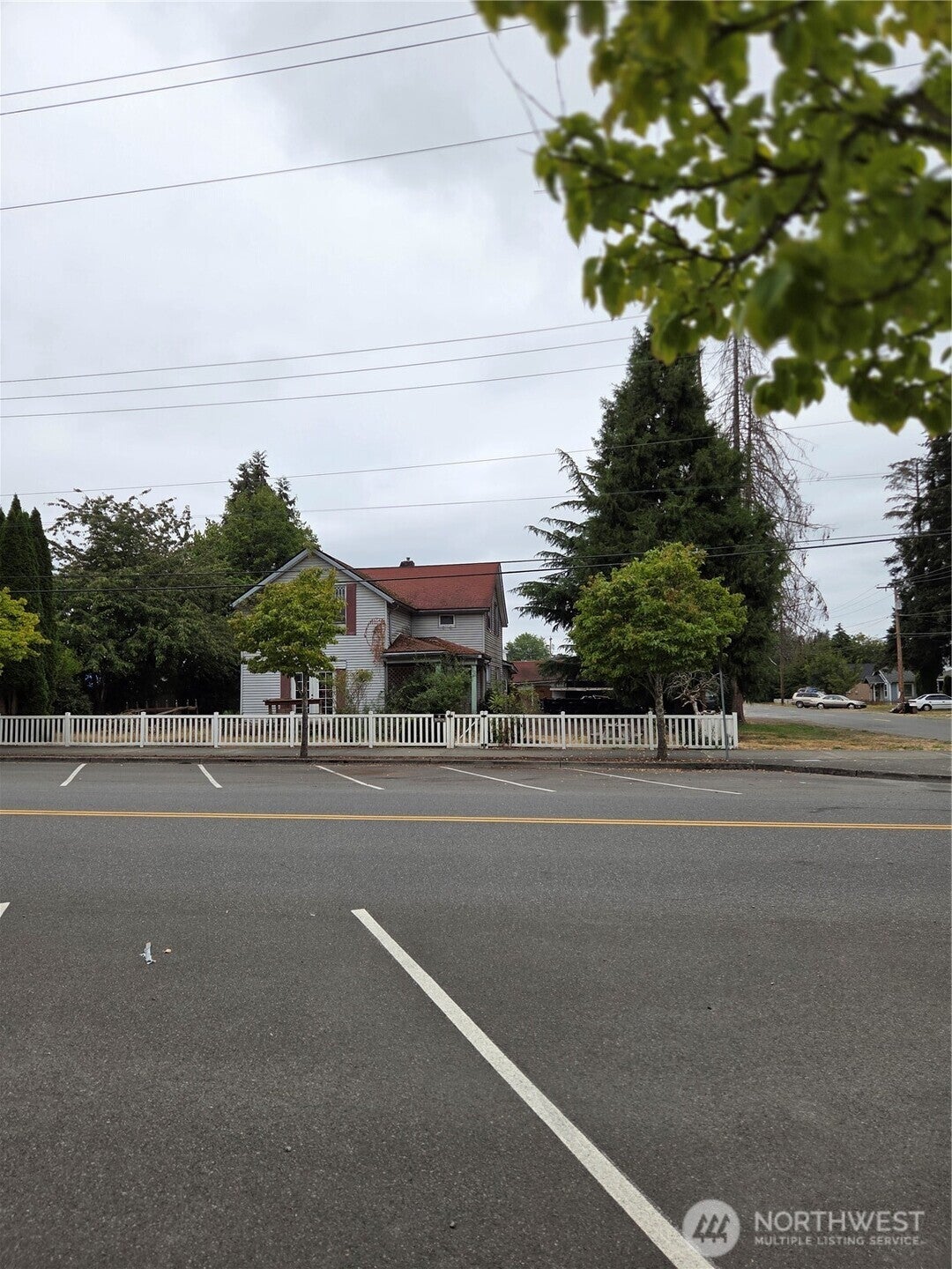 111 Calistoga Street E — photo