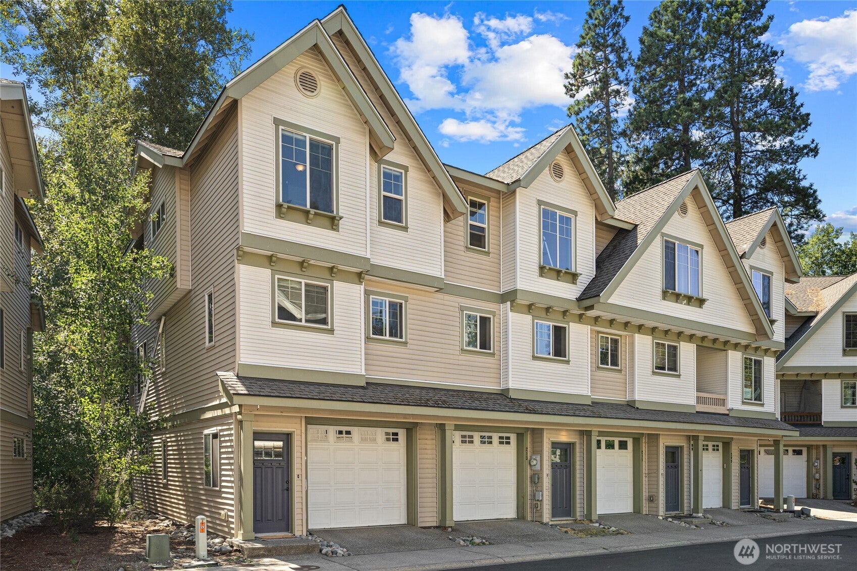 215 Sagebrook Lane — photo