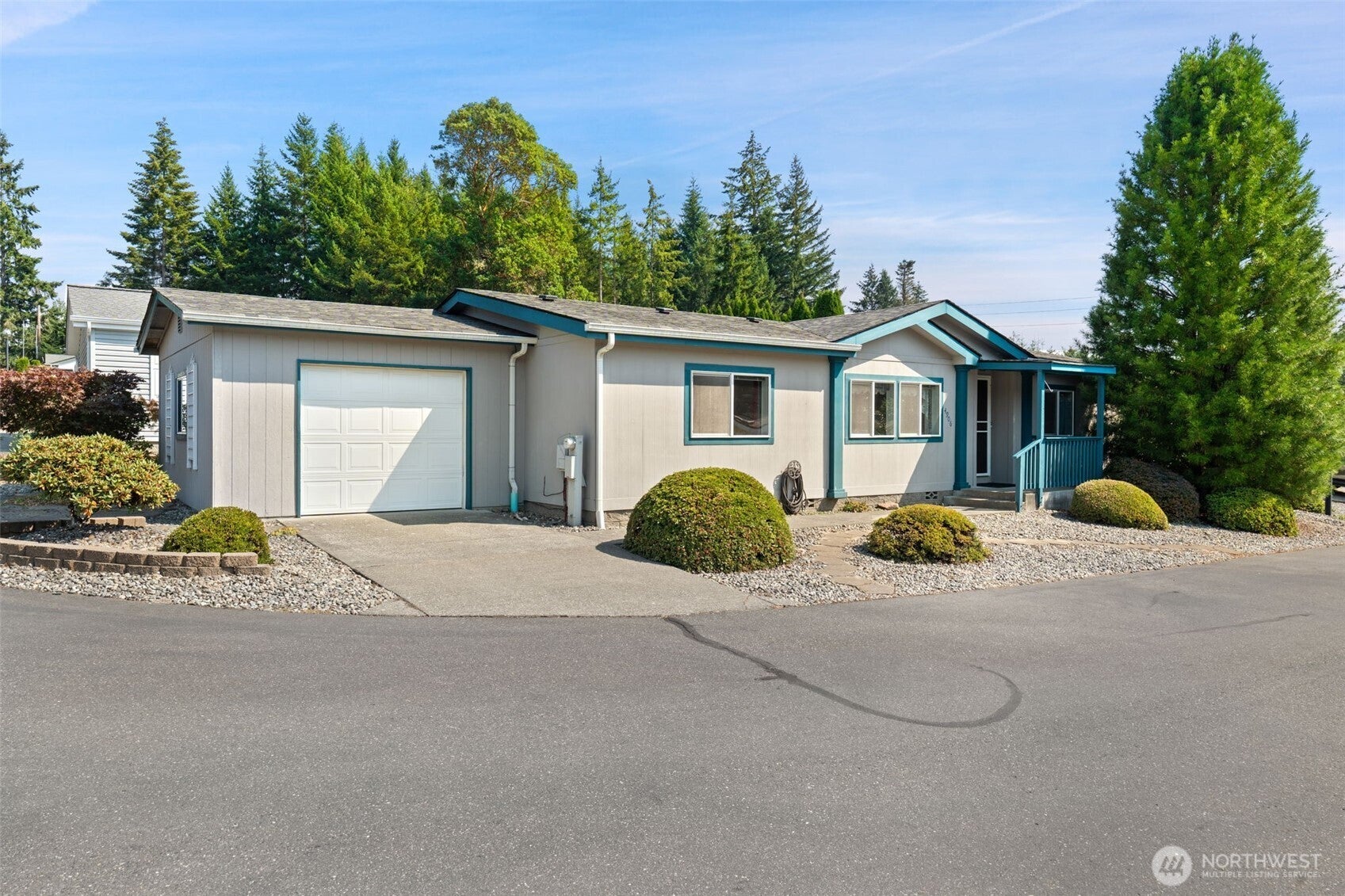 4906 Wildflower Lane NE — photo