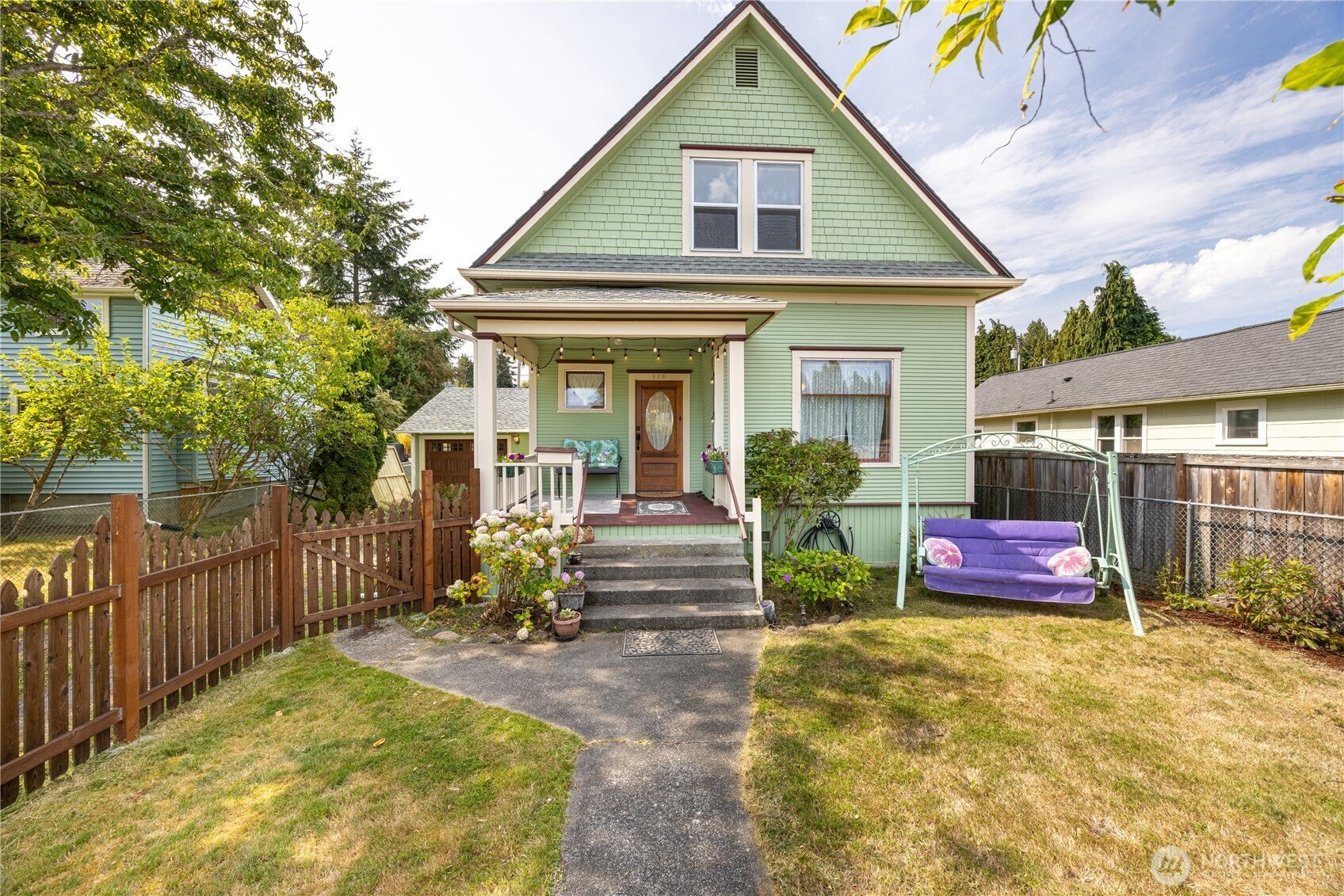 220 W 11th Street — photo