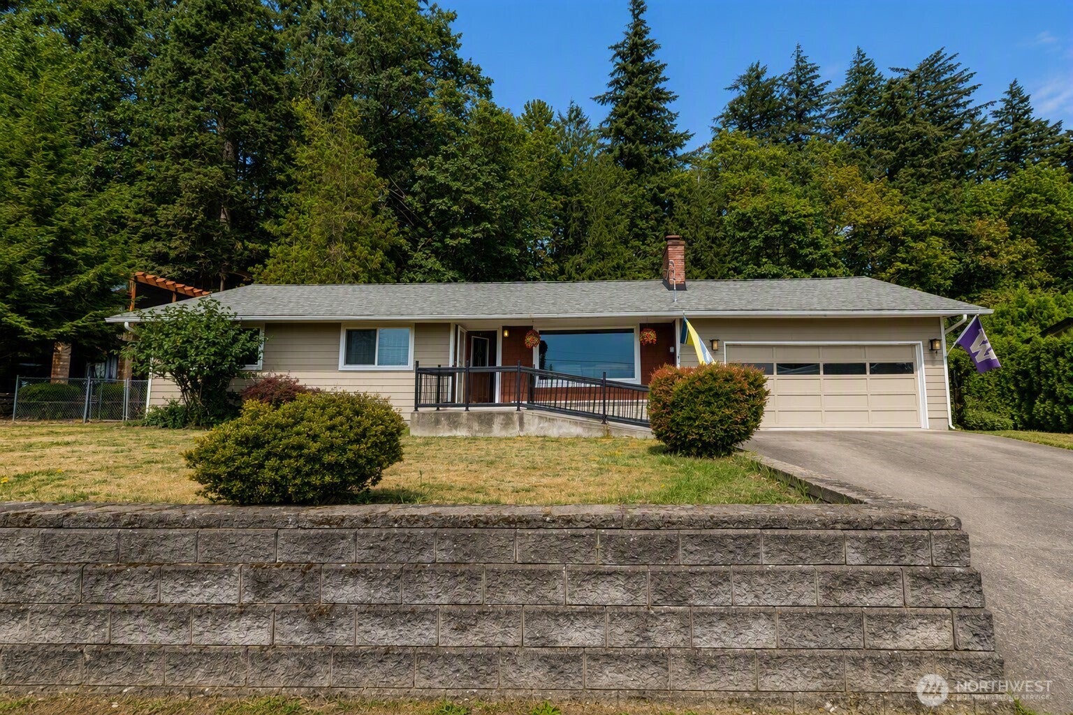 2302 Cedar Place — photo
