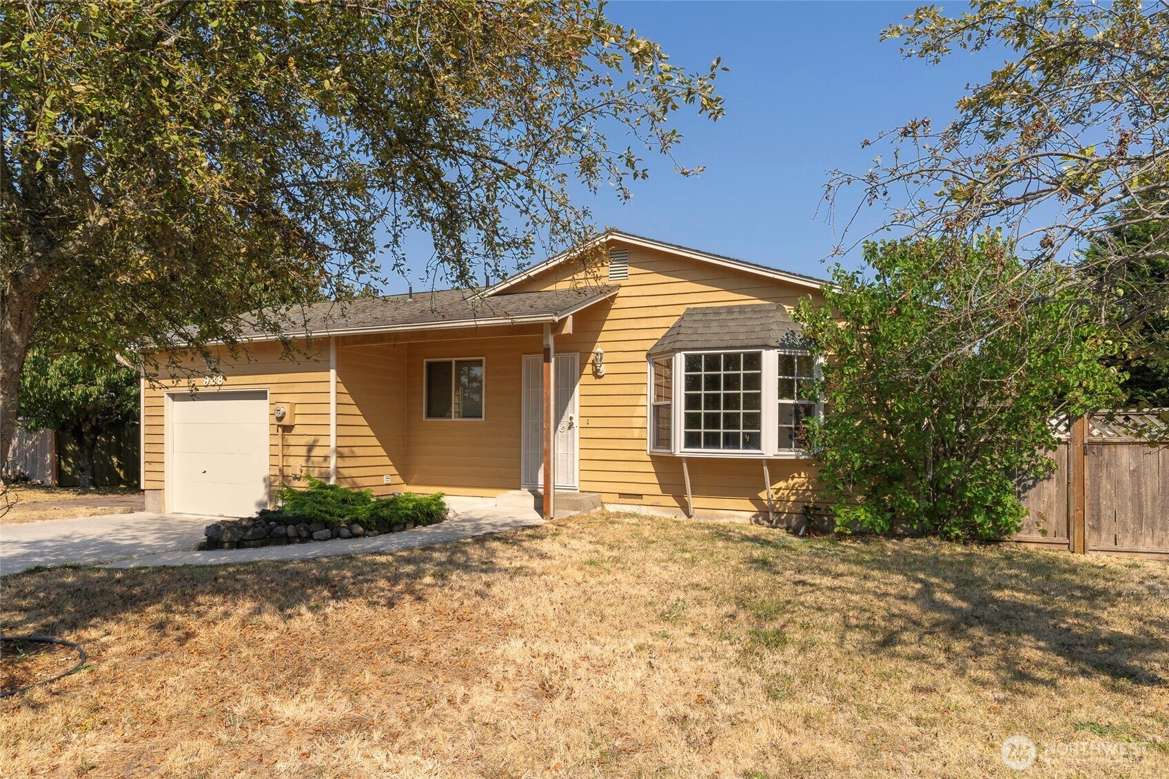 988 Ridgeway Drive — photo