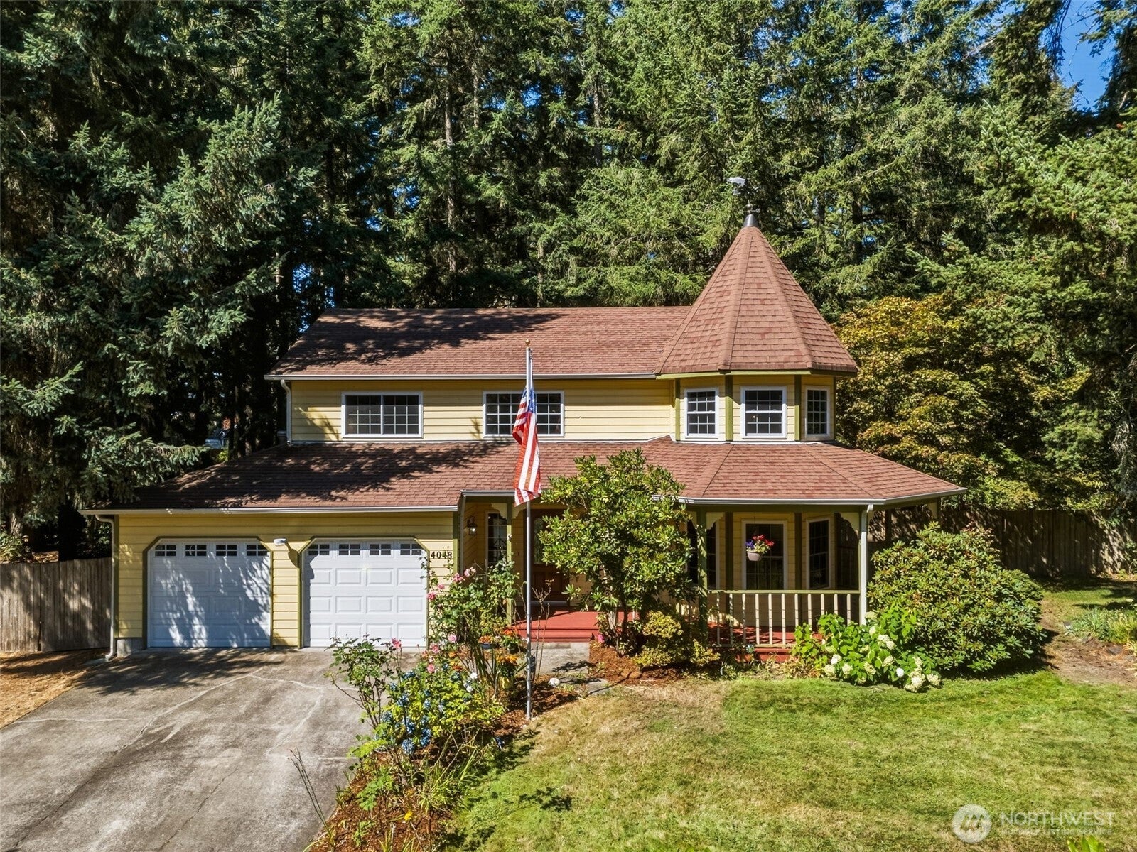 4048 Oxford Loop SE — photo