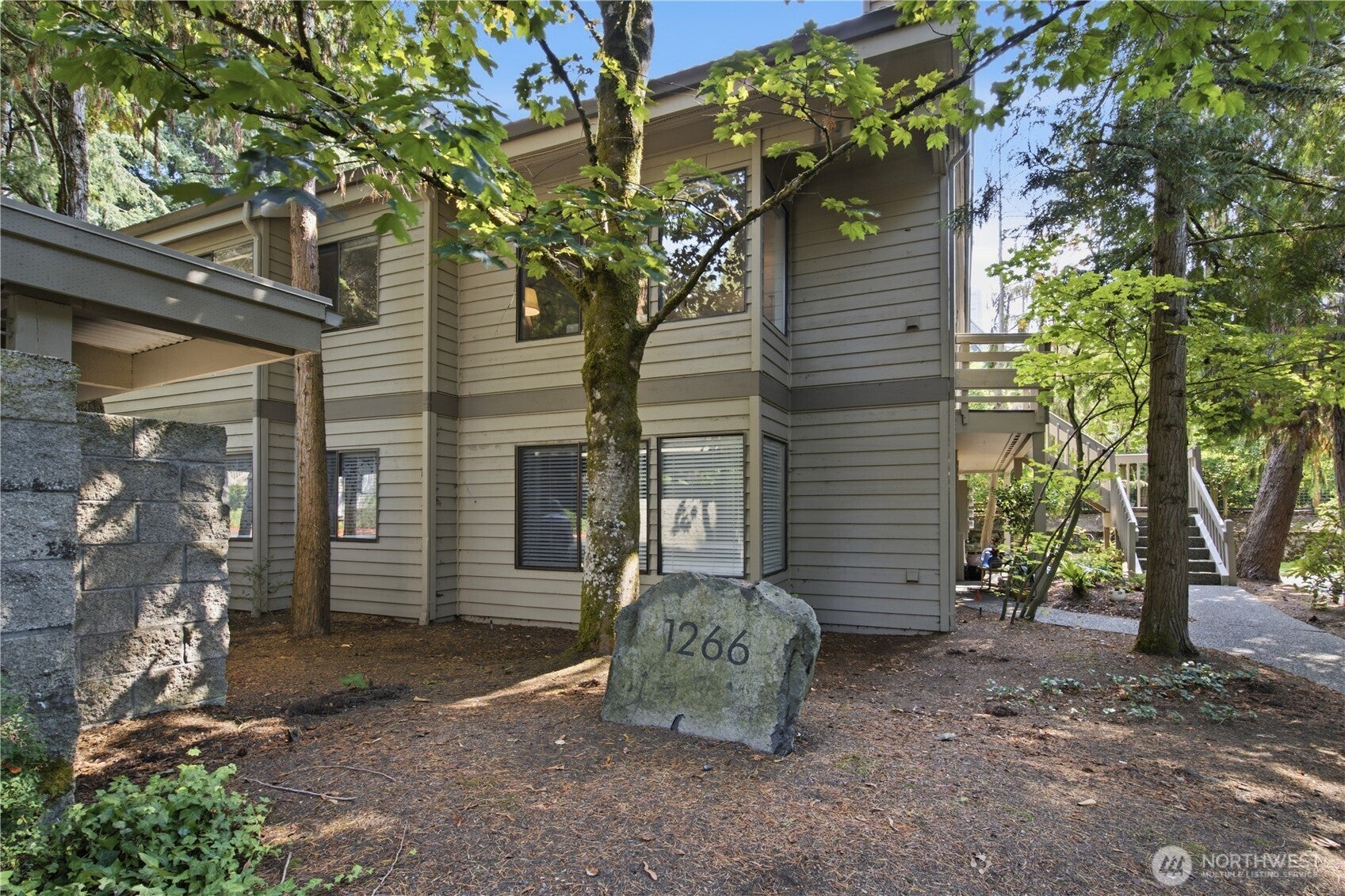 1266 Bellevue Way 4 — photo