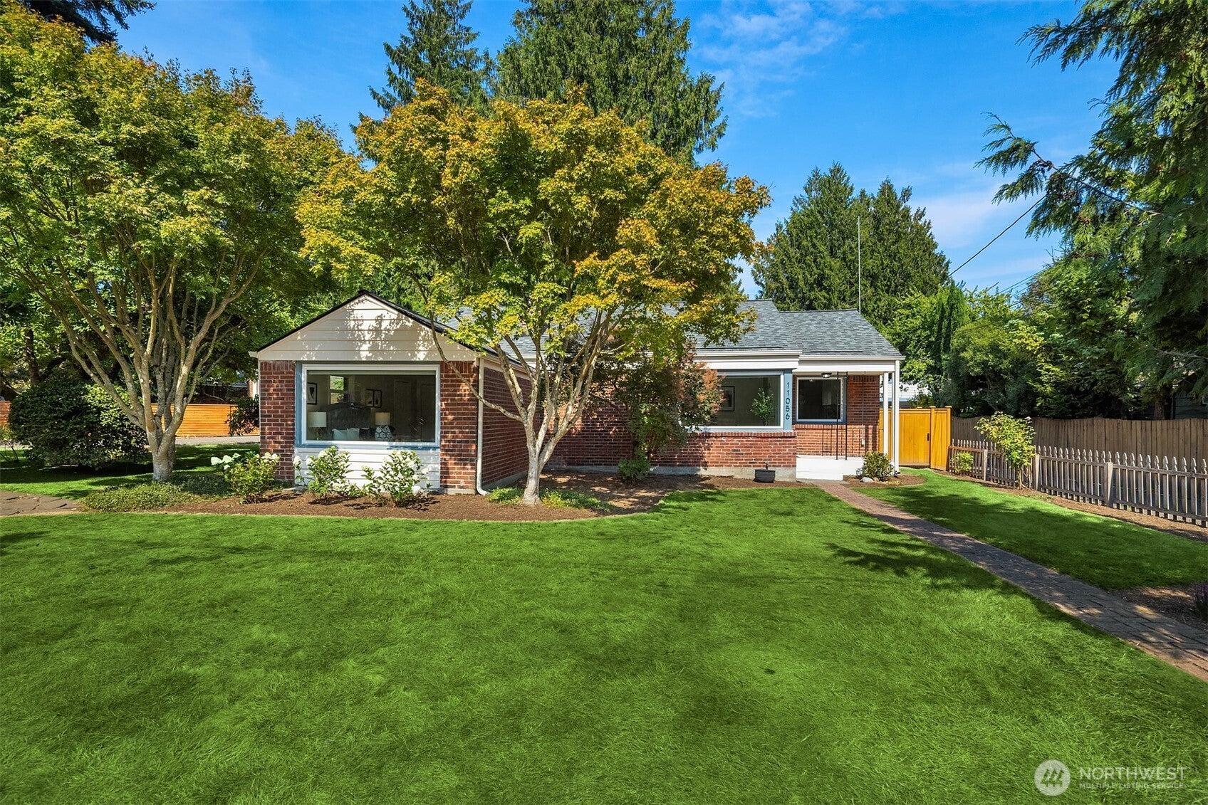 11056 Goodwin Way NE — photo