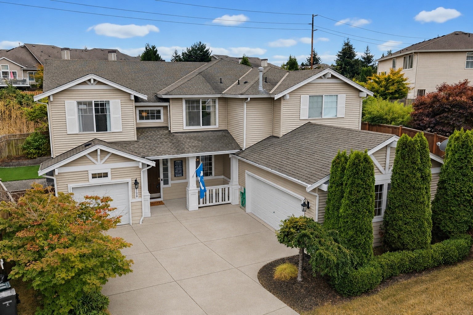 5728 Hazel Loop SE — photo