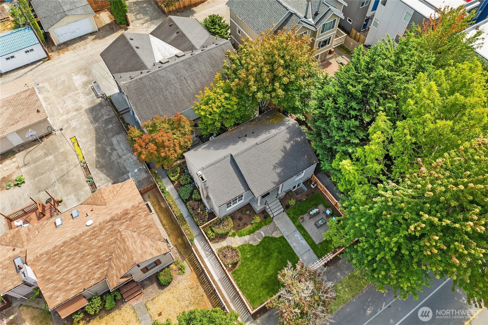 5616 Fauntleroy Way SW — photo
