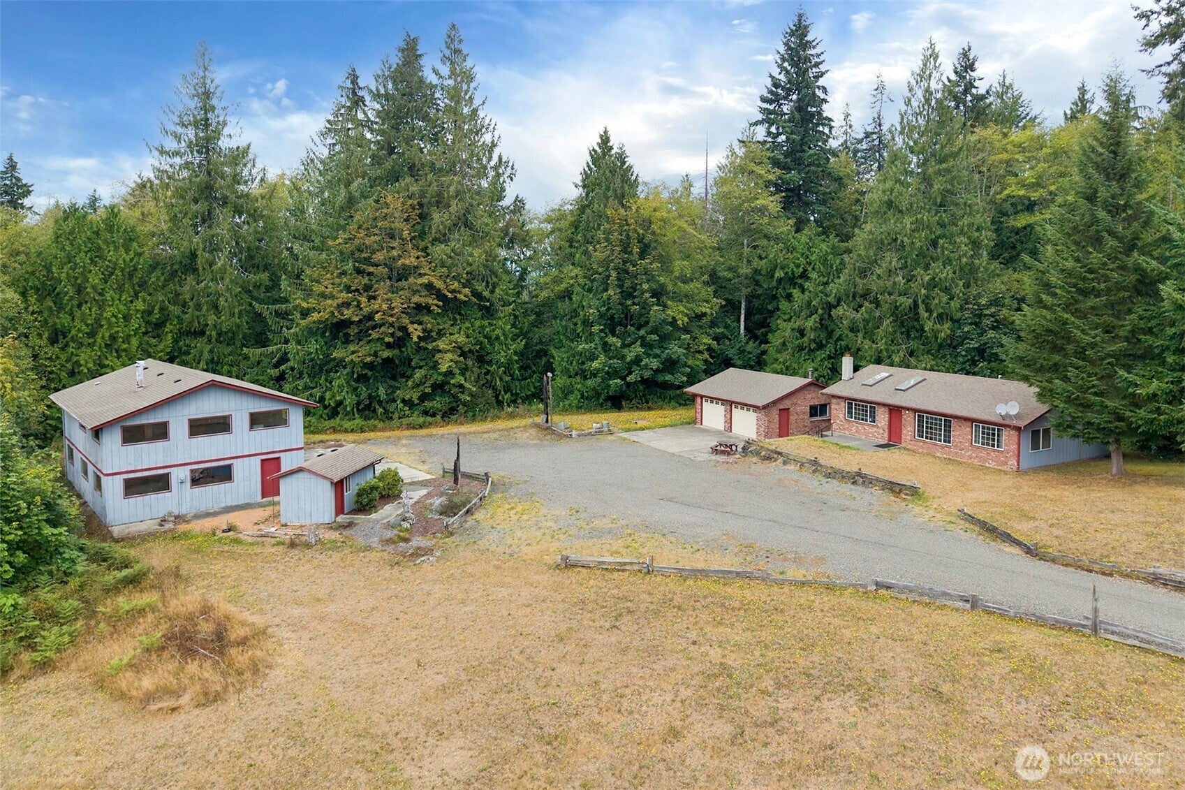 572 Dodger Lane — photo