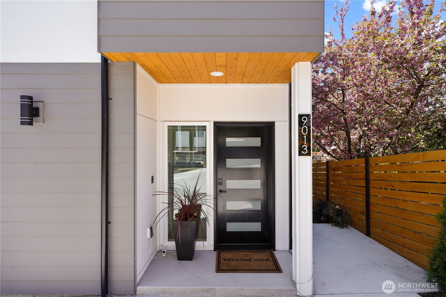 9013 14th Avenue SW — photo