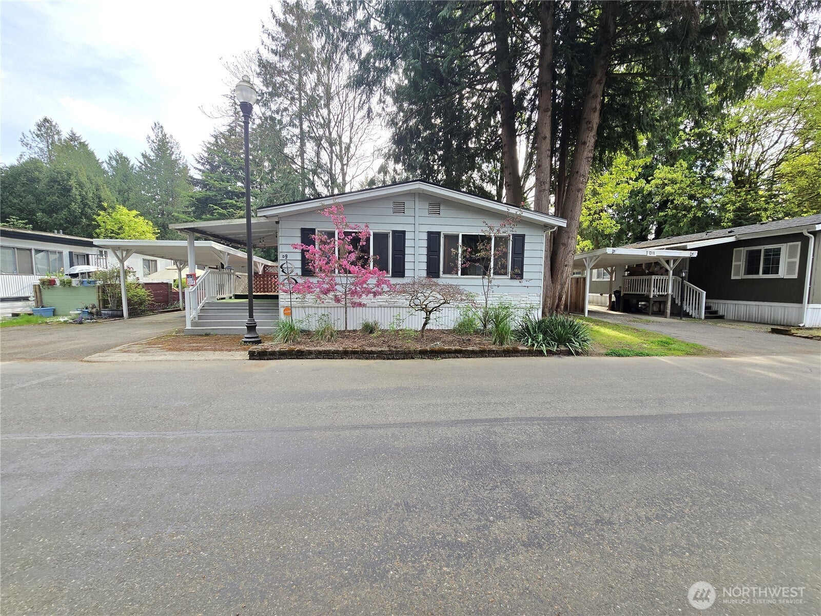 900 29th Street SE D-9 — photo